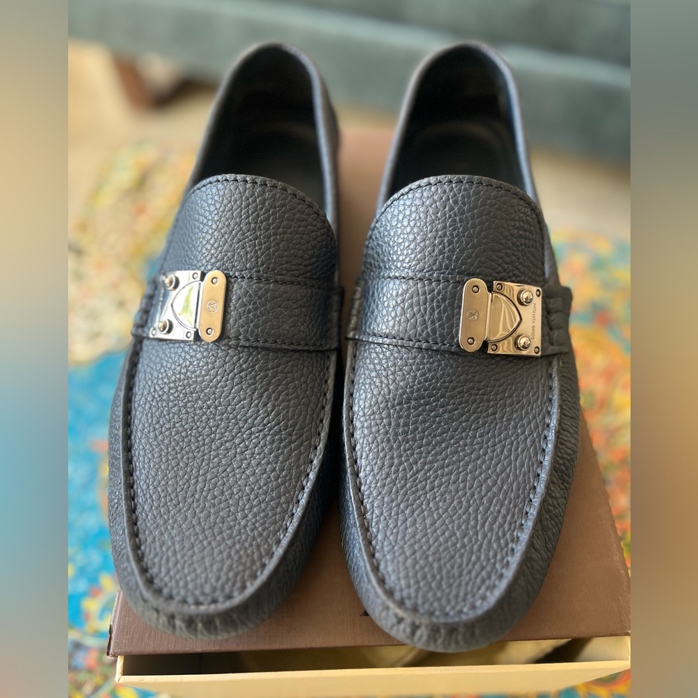 Louis Vuitton Leather flats